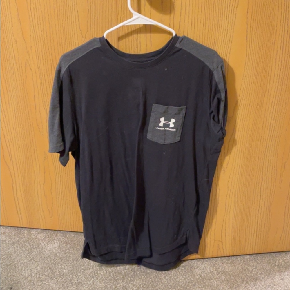 Under armour t shirt